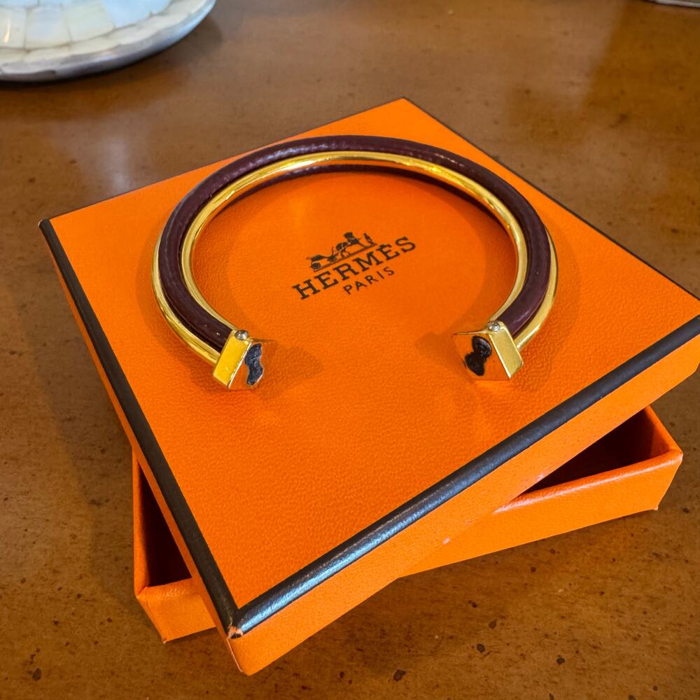 Hermès Burgundy Leather Bracelet Gold Adjustable Bangle - Picture 8 of 10